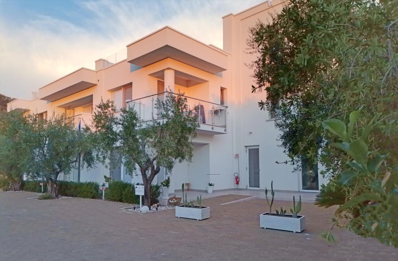 Hotel Residence Torre Del Porto Mattinata Kültér fotó