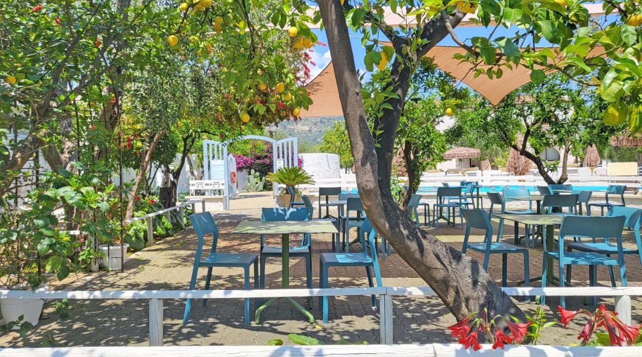 Hotel Residence Torre Del Porto Mattinata Kültér fotó