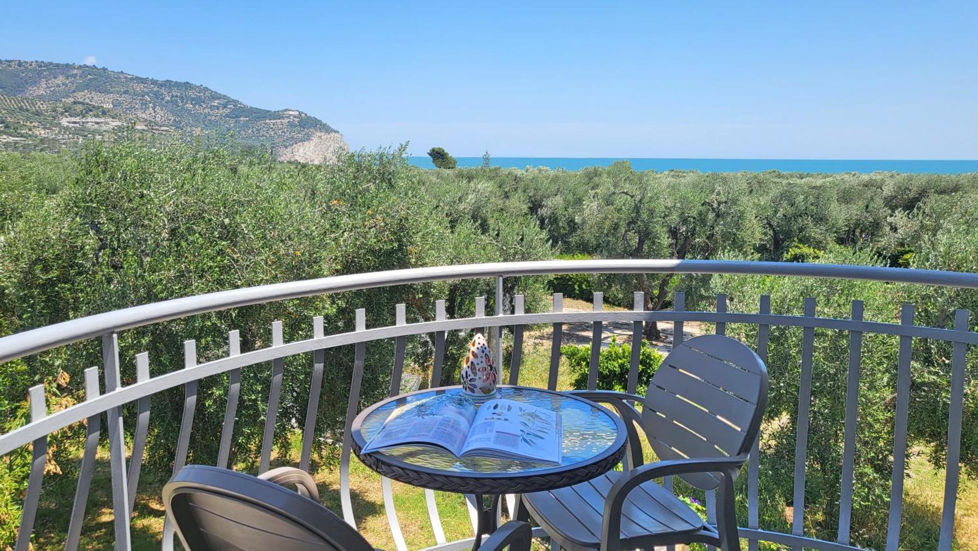Hotel Residence Torre Del Porto Mattinata Kültér fotó