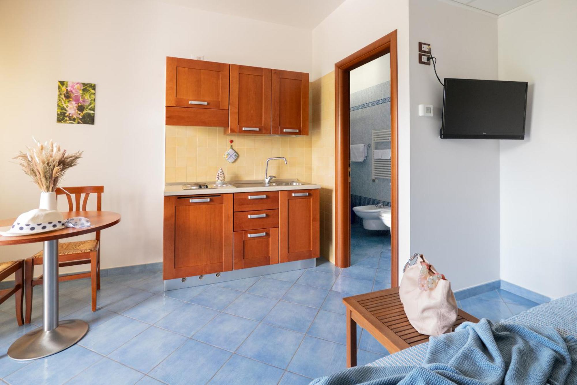 Hotel Residence Torre Del Porto Mattinata Szoba fotó