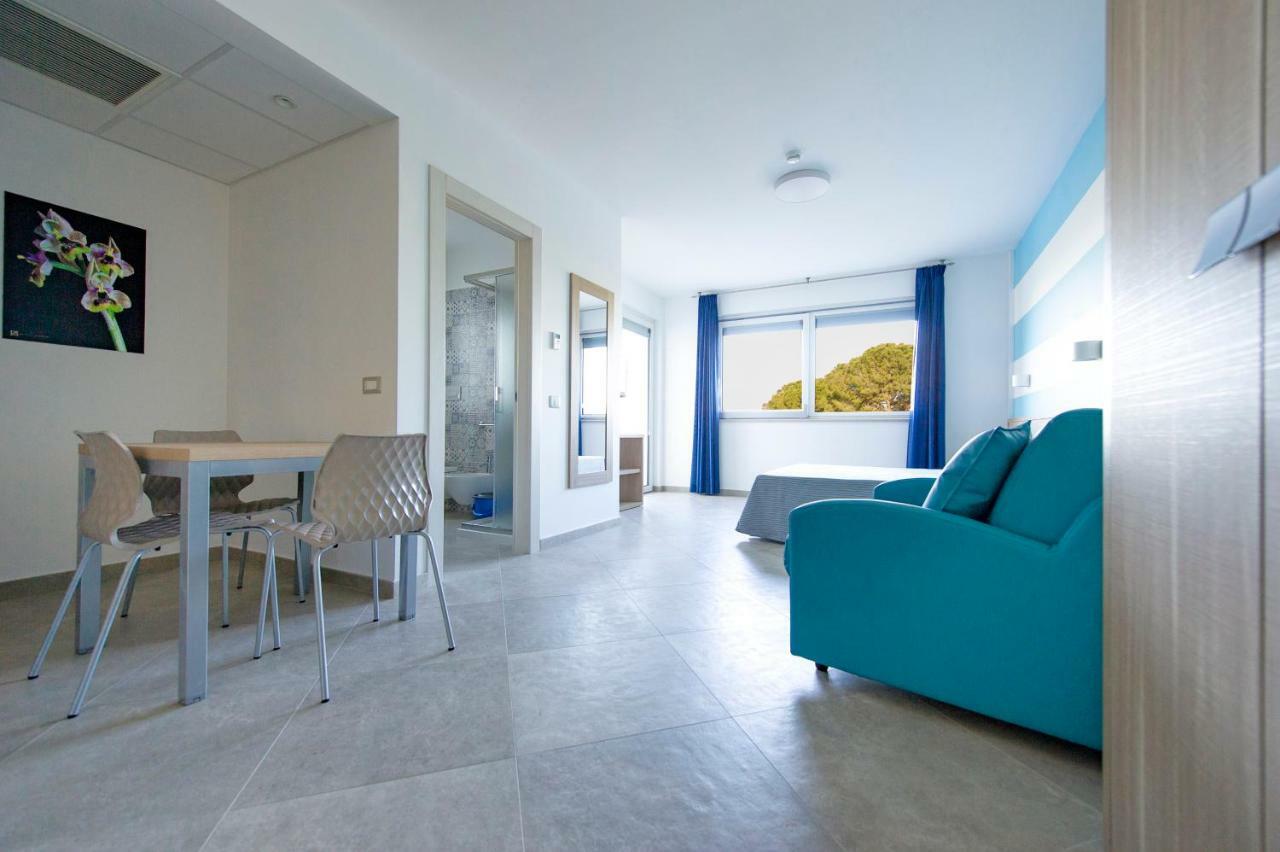 Hotel Residence Torre Del Porto Mattinata Kültér fotó